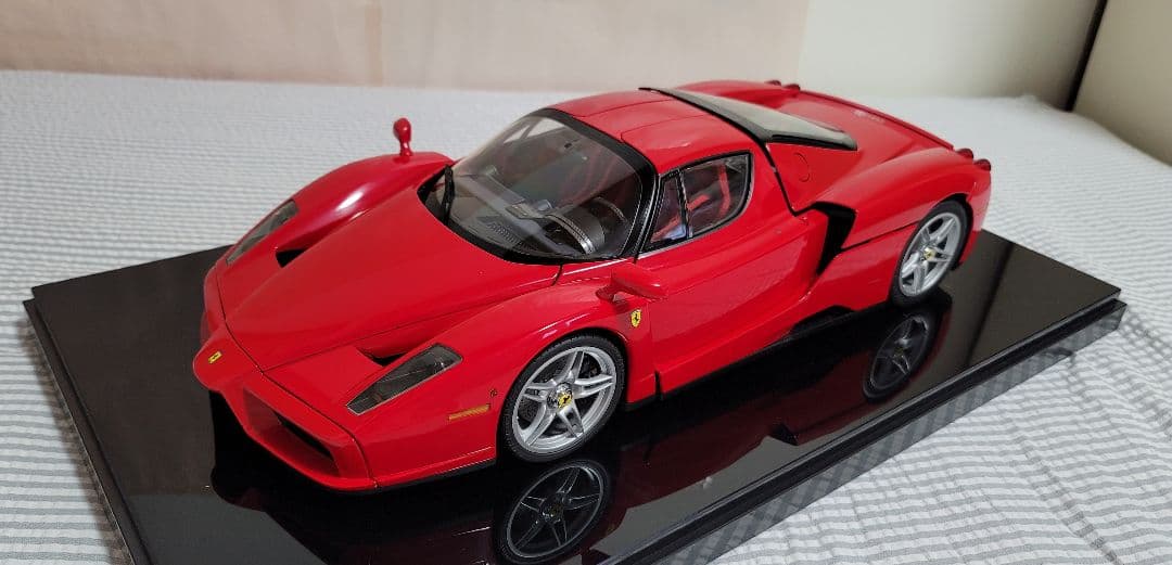 完成品・ディアゴスティーニ エンツォフェラーリ2002 1/8 模型