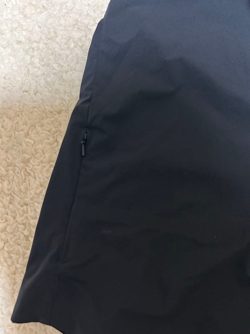 MAMMUT Tシャツとハーフパンツ