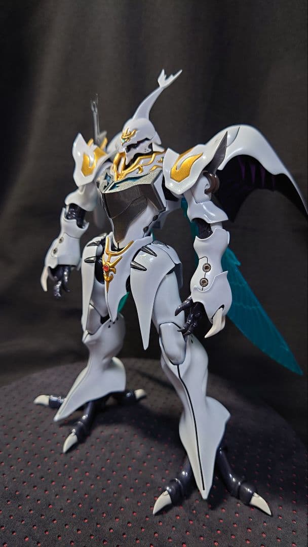 バンダイ　HGサーバイン　塗装済完成品