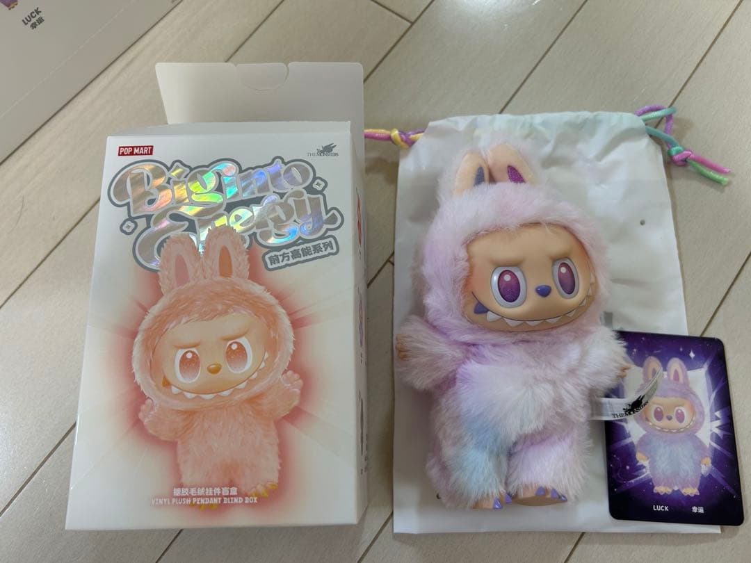ラブブ　2体