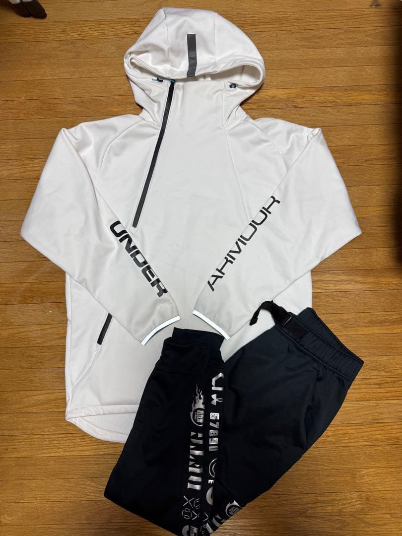 さとる様　アンダーアーマー上下セット XL
