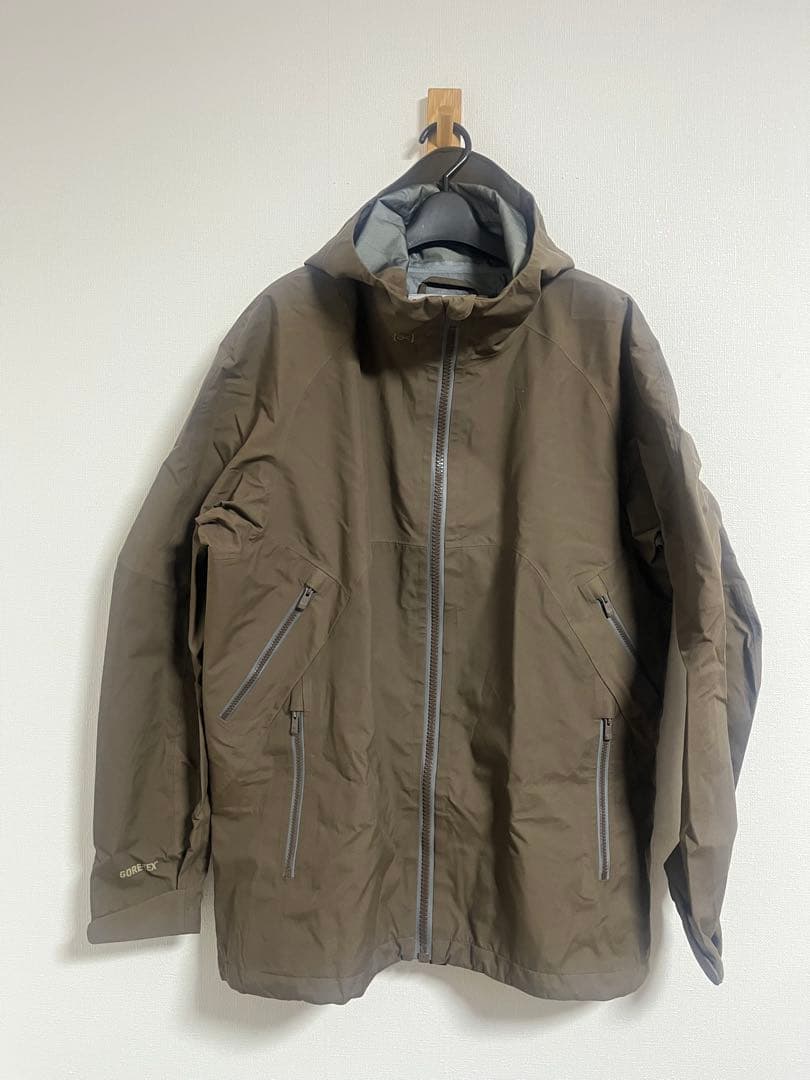BURTON [ak] GORE-TEX 3レイヤーフーバージャケット ブラウン
