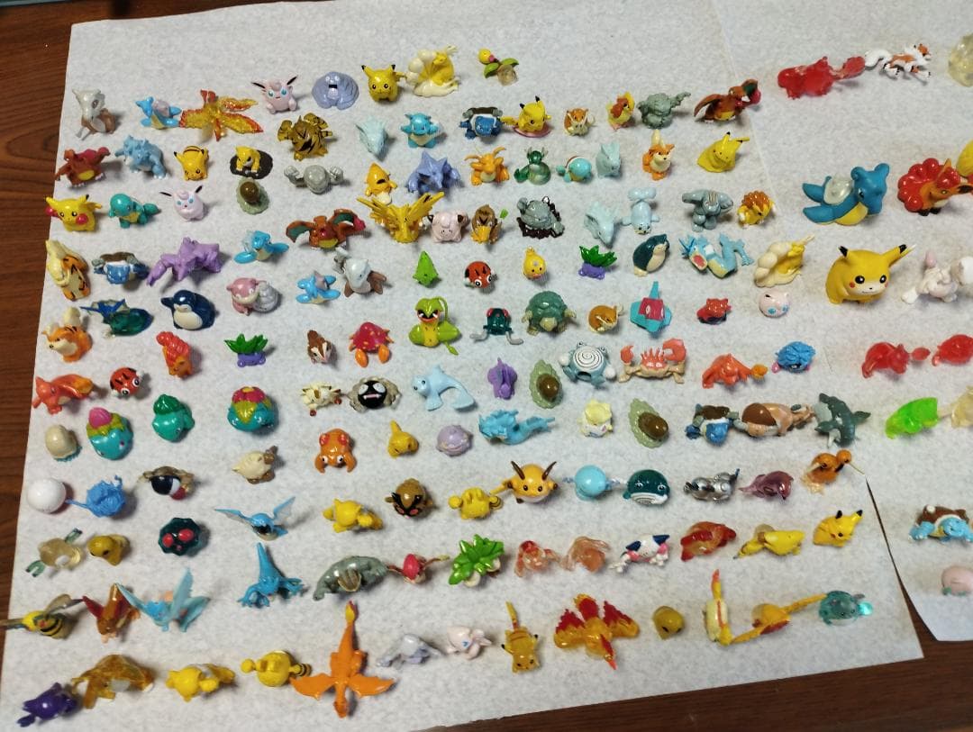 ポケモン　フィギュア　モンコレ他初期鉛筆キャップ TOMY まとめ売り約200体