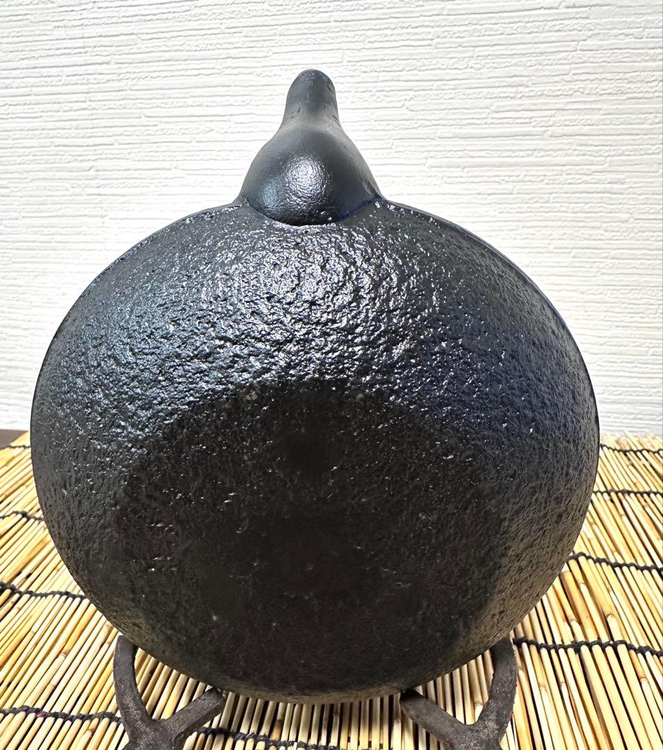 新品、供箱等付属品、鉄瓶台付　南部名工岩鋳造 １４型双馬肌あっきー猫様　売約済み
