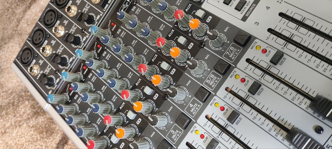 ベリンガー behringer X1204USB