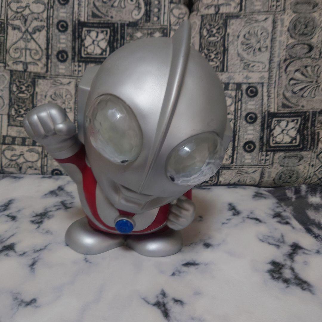 ウルトラマン フィギュア シルバー貯金箱 赤
