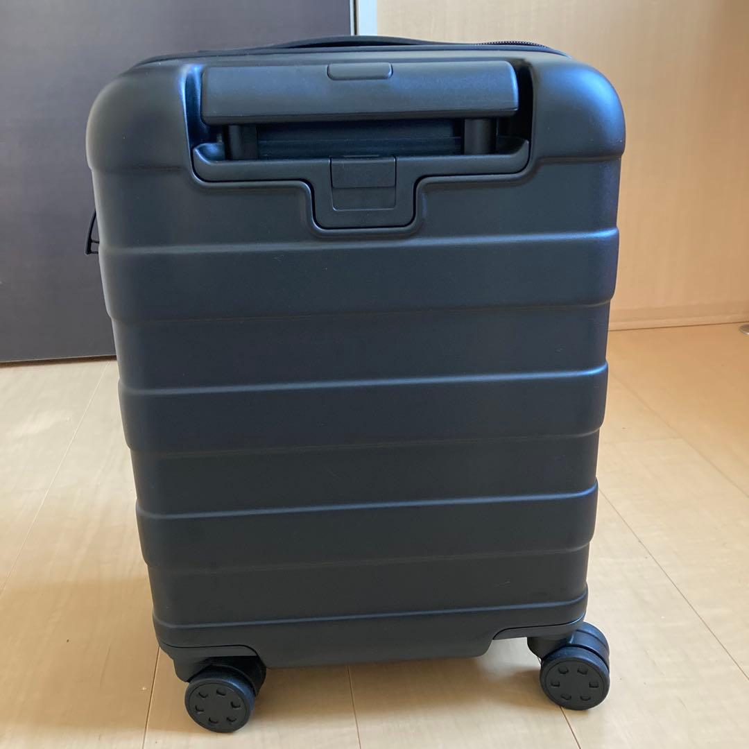 無印良品　ハードキャリーケース　ブラック　20リットル