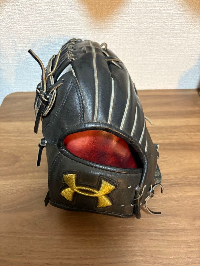 Under Armour 硬式グローブ 黒