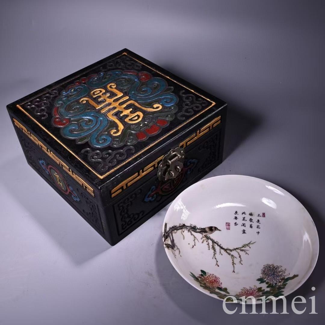 中国古美術・珍蔵粉彩・花鳥絵磁器の中皿・純手描き・木製箱付・置物・文房具・観賞皿