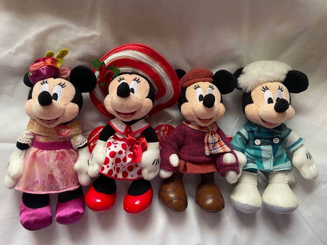 ミニーのスタイルスタジオ ぬいぐるみバッジ 4体セット