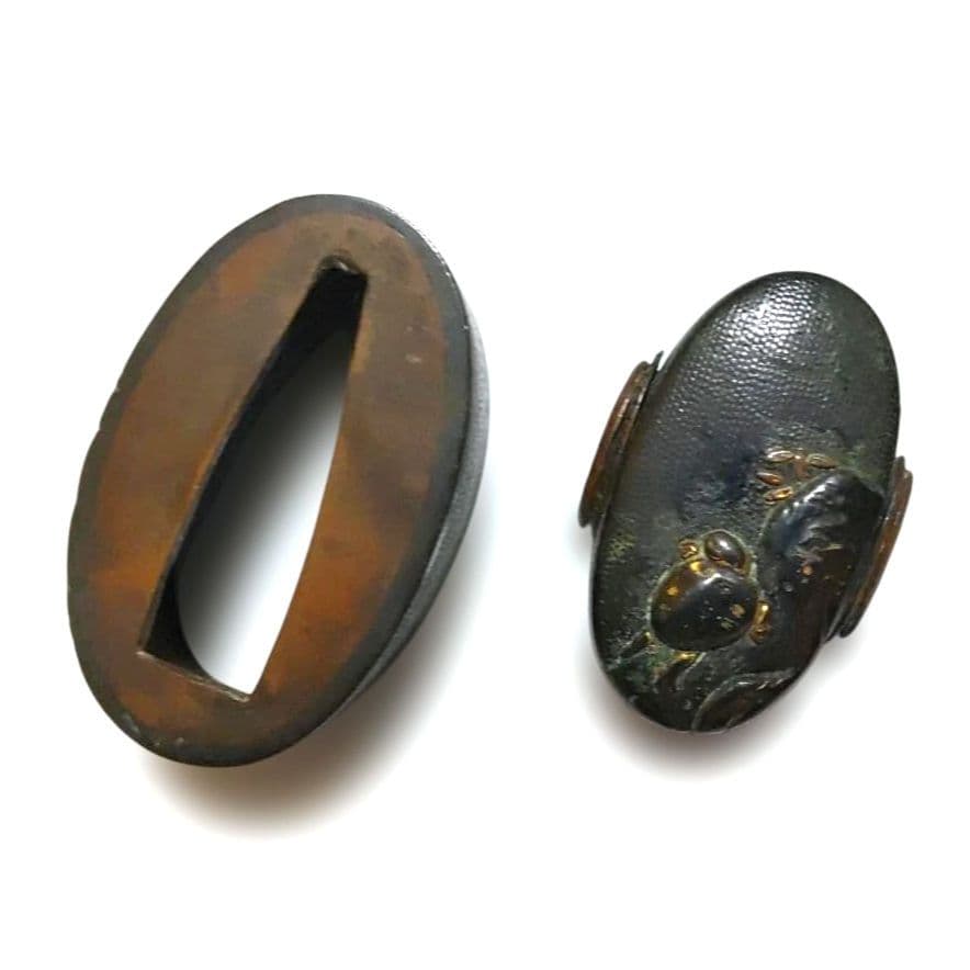 岩上亀図縁頭 赤銅魚子地？ 金象嵌 立体造形