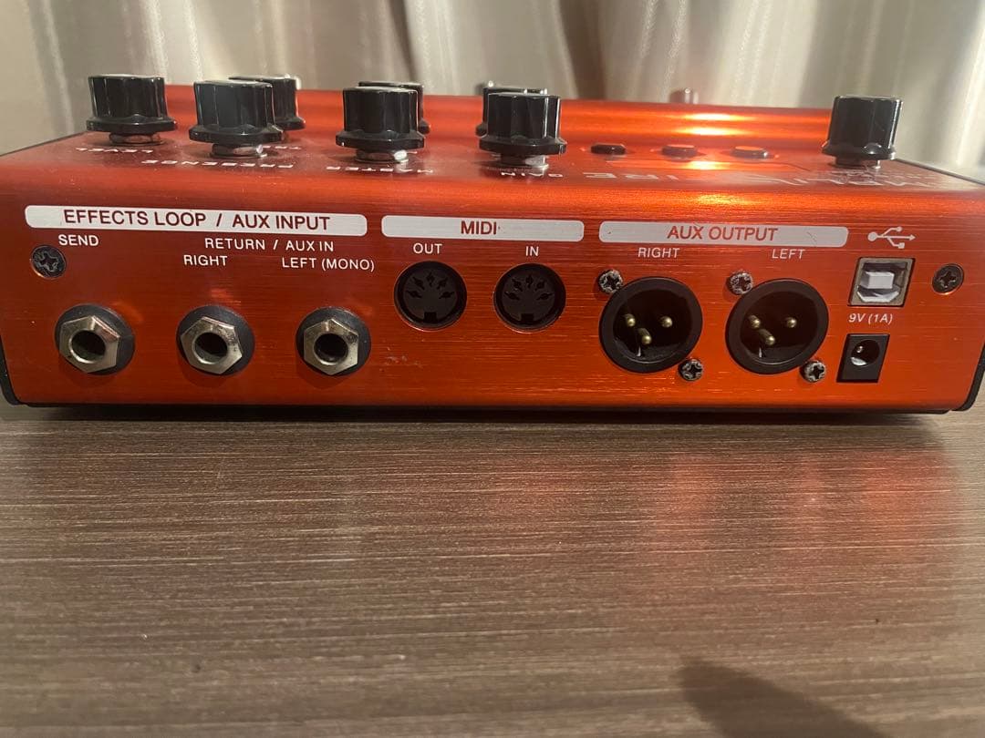 Atomic AMPLIFIRE ギターエフェクター