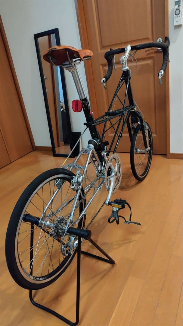 アレックスモールトンのAPB