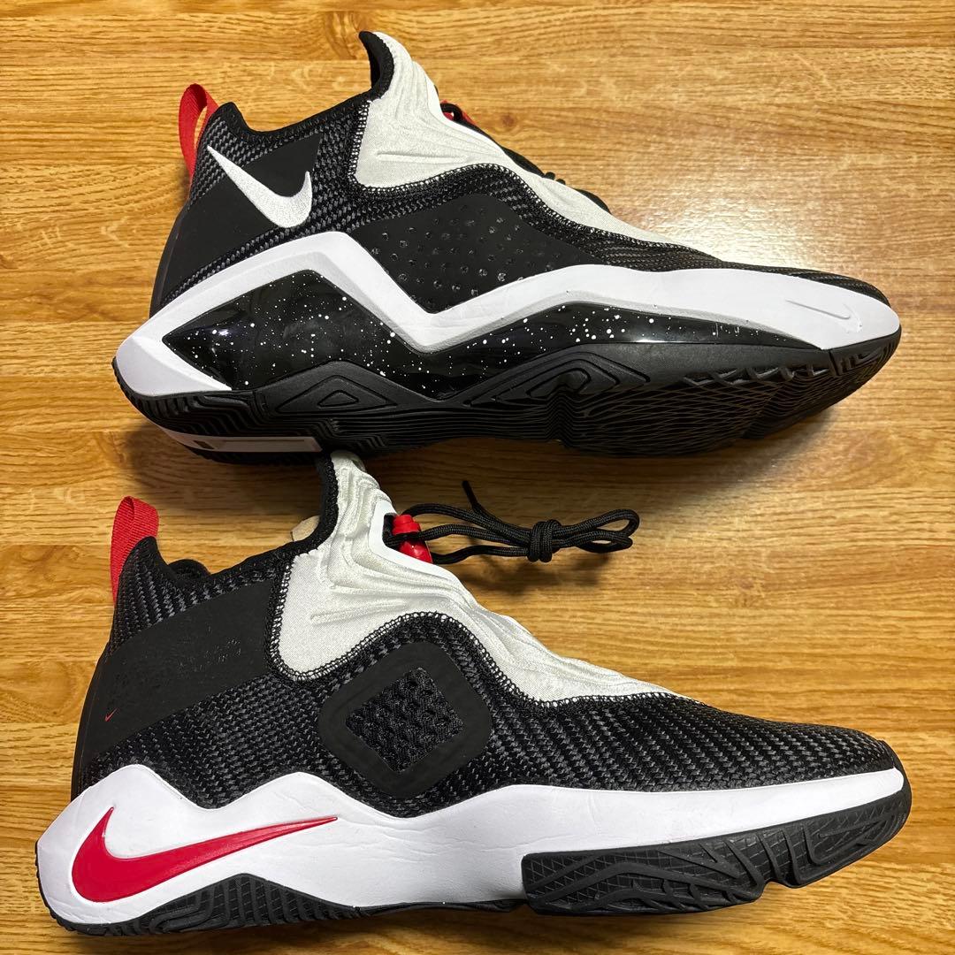 未使用　NIKE ナイキ レブロンソルジャーXIV EP 28cm