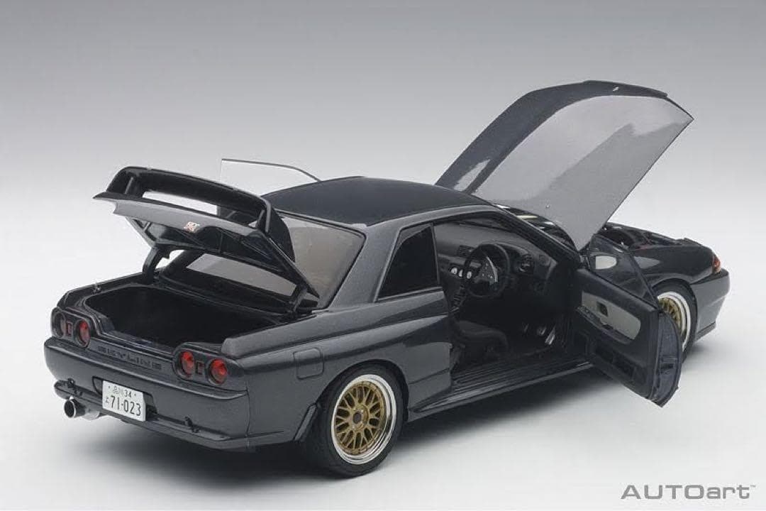 オートアート 日産 スカイライン GT-R 　湾岸ミッドナイト　 零奈