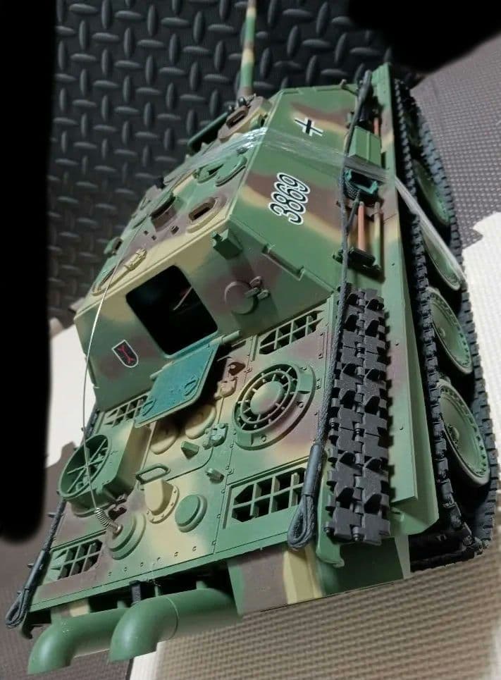 ヘンロン社製 RCバトルタンク 1/16