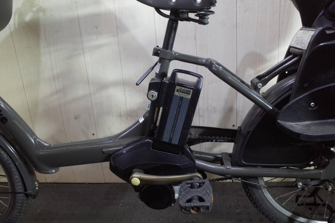 ブリヂストンbikke POLAR e 20型8.7AH 3段 充電器 GREY