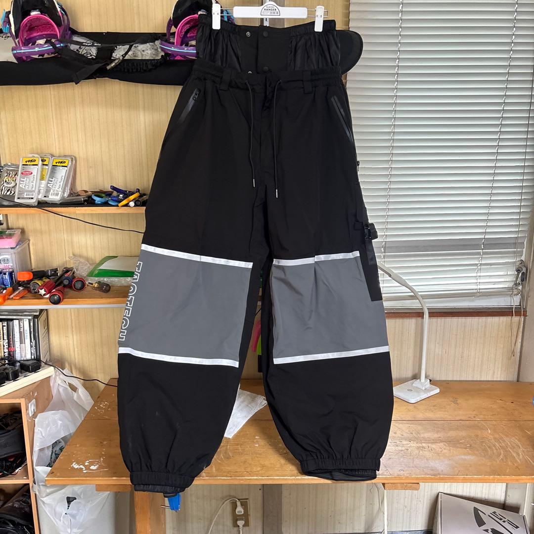 TAOTECH スノーボードパンツ 黒/グレー