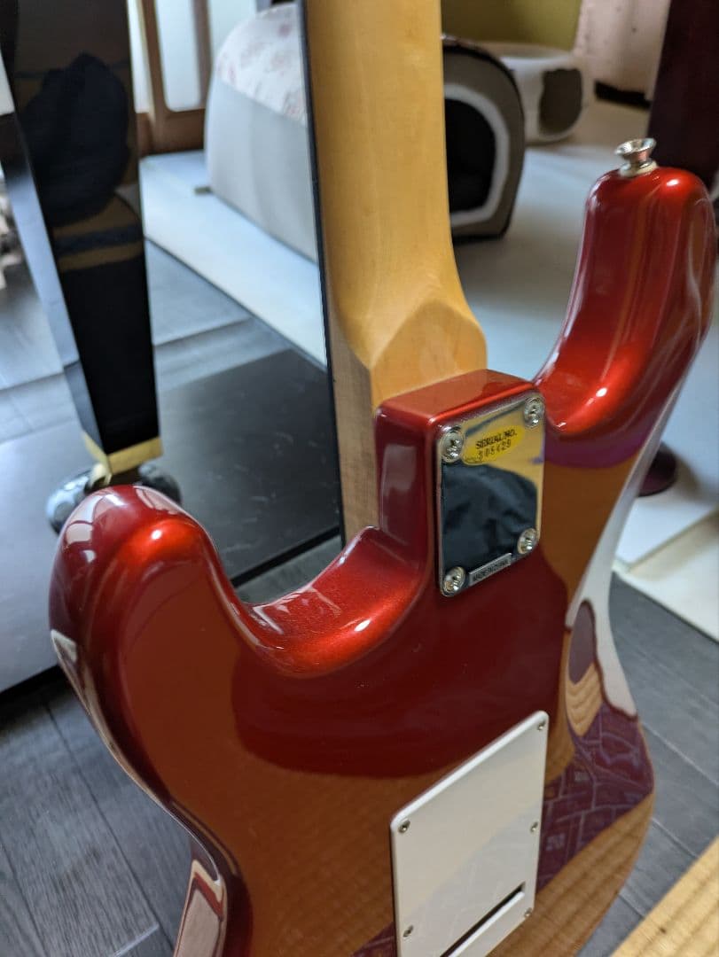 バスカーズ　エレキギター 　レッド　ちいかわピック　BUSKER'S
