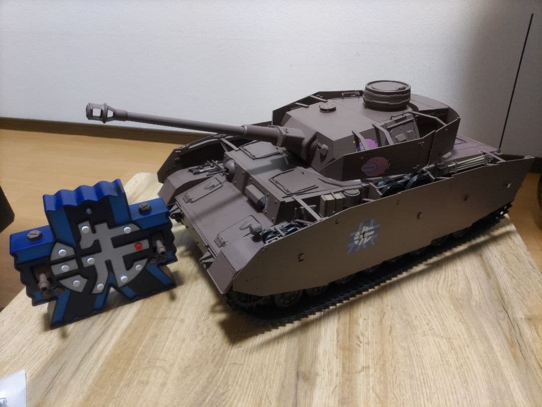 川*忍様 ガールズ&パンツァー　Ⅳ号戦車作る　アシェットジャパン　完成品　操作説