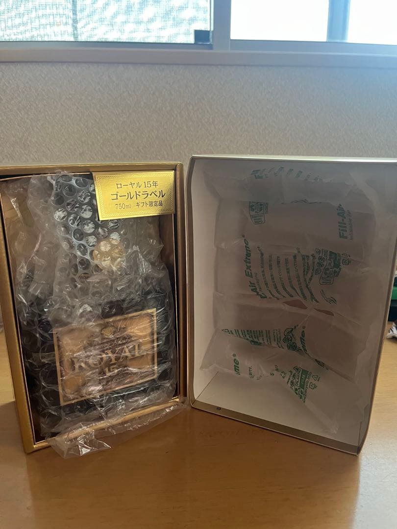 【未開封】 サントリー ローヤル 15年 ゴールドラベル 限定 希少 ウイスキー