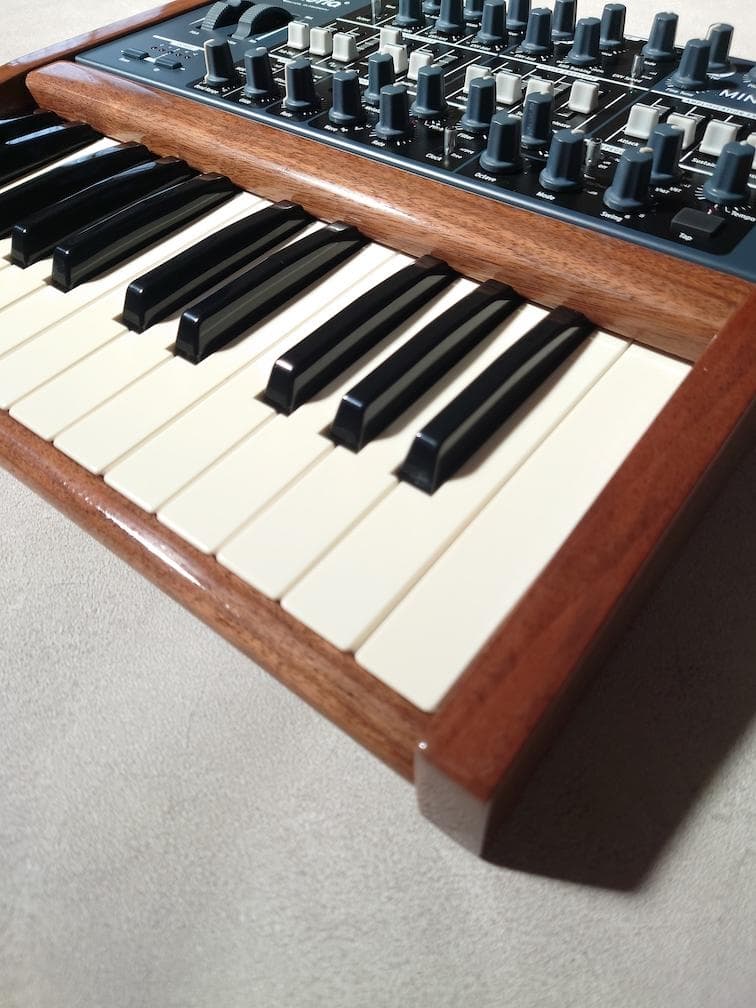 Arturia MiniBrute アナログシンセサイザー