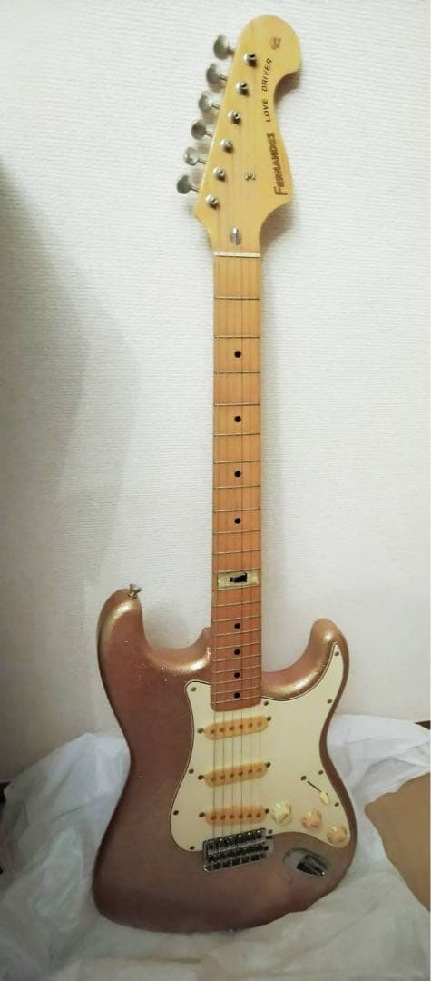 fernandes ラルク　kenモデル　ピンク　ラメ　ギター　フェルナンデス