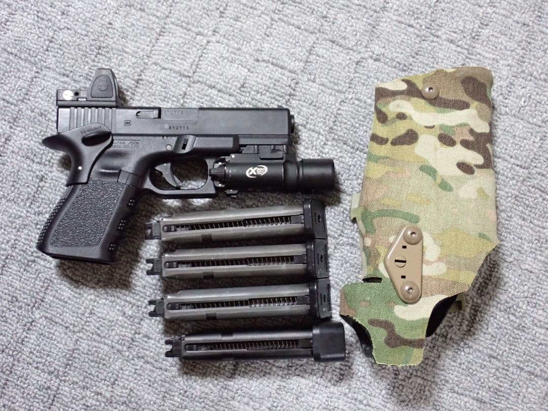 東京マルイGlock19 カスタム ホルスター マガジン4本付き