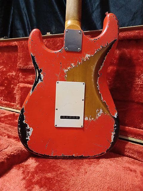 ギター FiestaRed Relic Multilayer Stratocaster