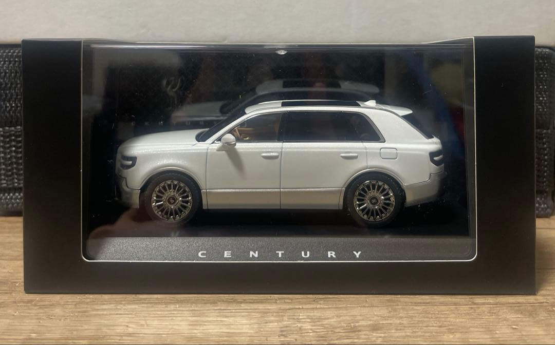 京商センチュリーSUV1/43ミニカー