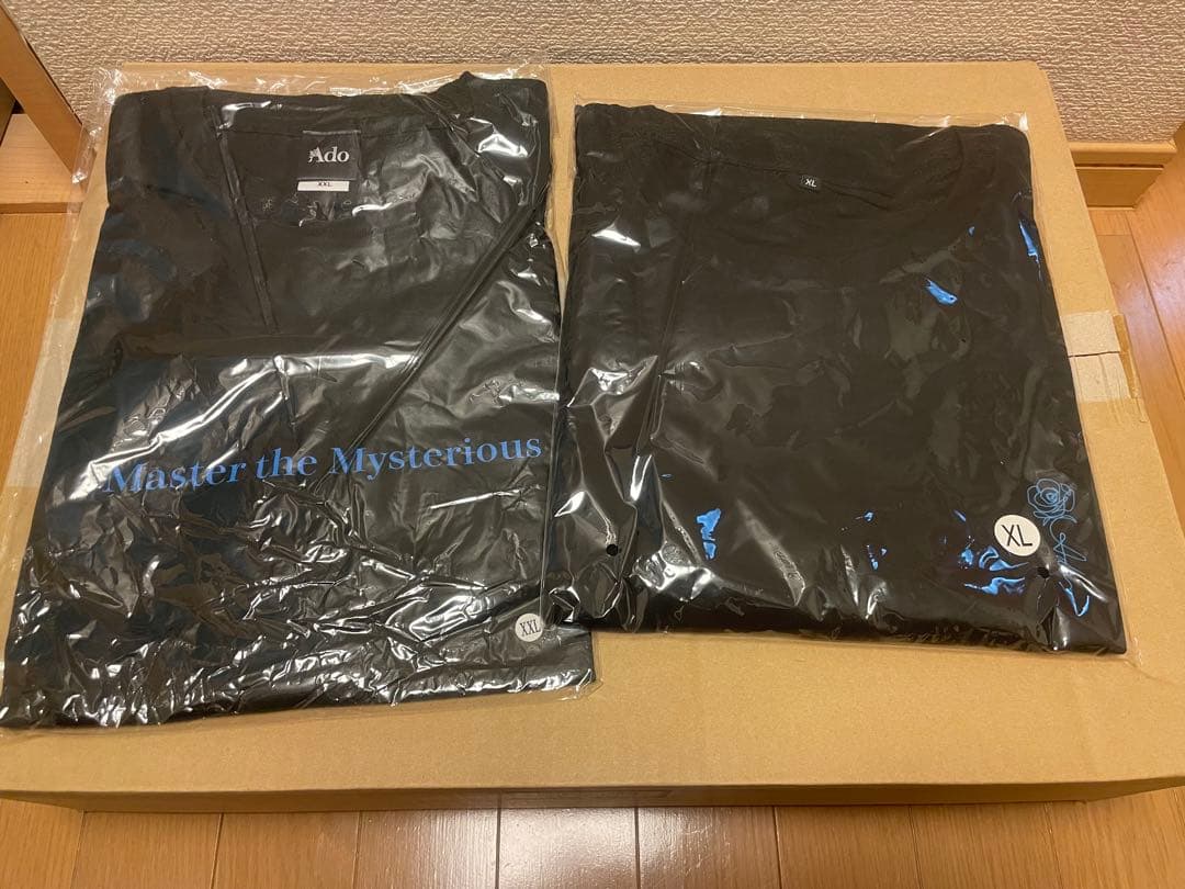 Ado ビックTシャツセット