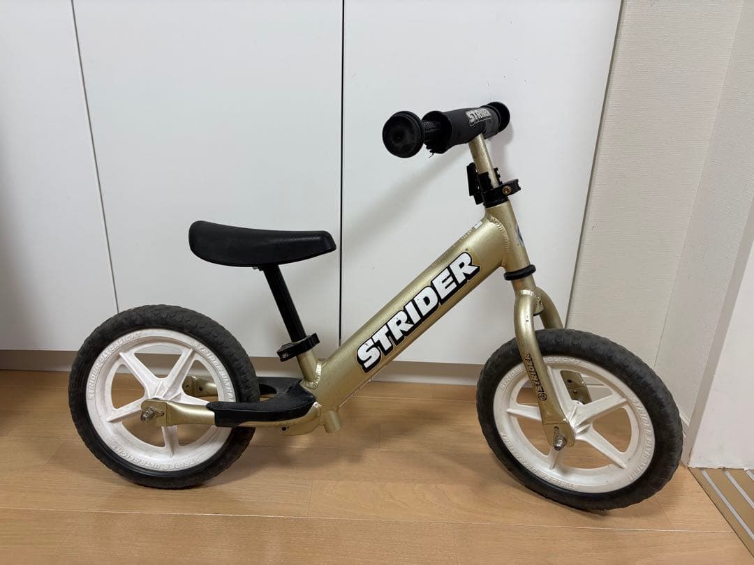 STRIDER バランスバイク ゴールド 12インチ