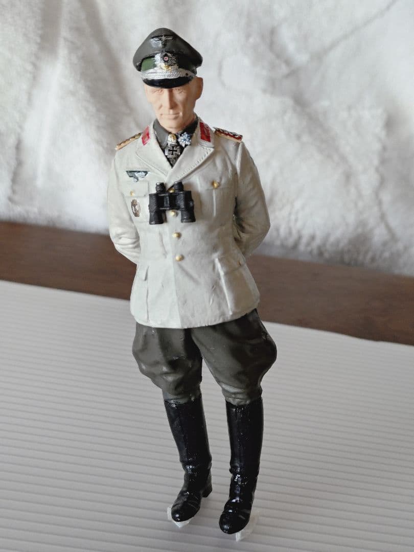厳寒特価セール！ Wⅱ世界の名将 独軍機甲師団の雄 ロンメル1/16儀仗スタイル