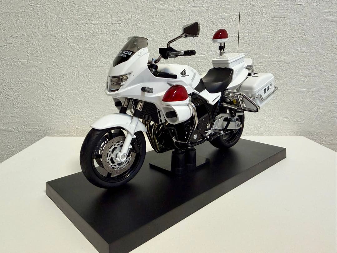 【限定】3000台 HONDA CB1300P 白バイ新型 LED 警察グッズ