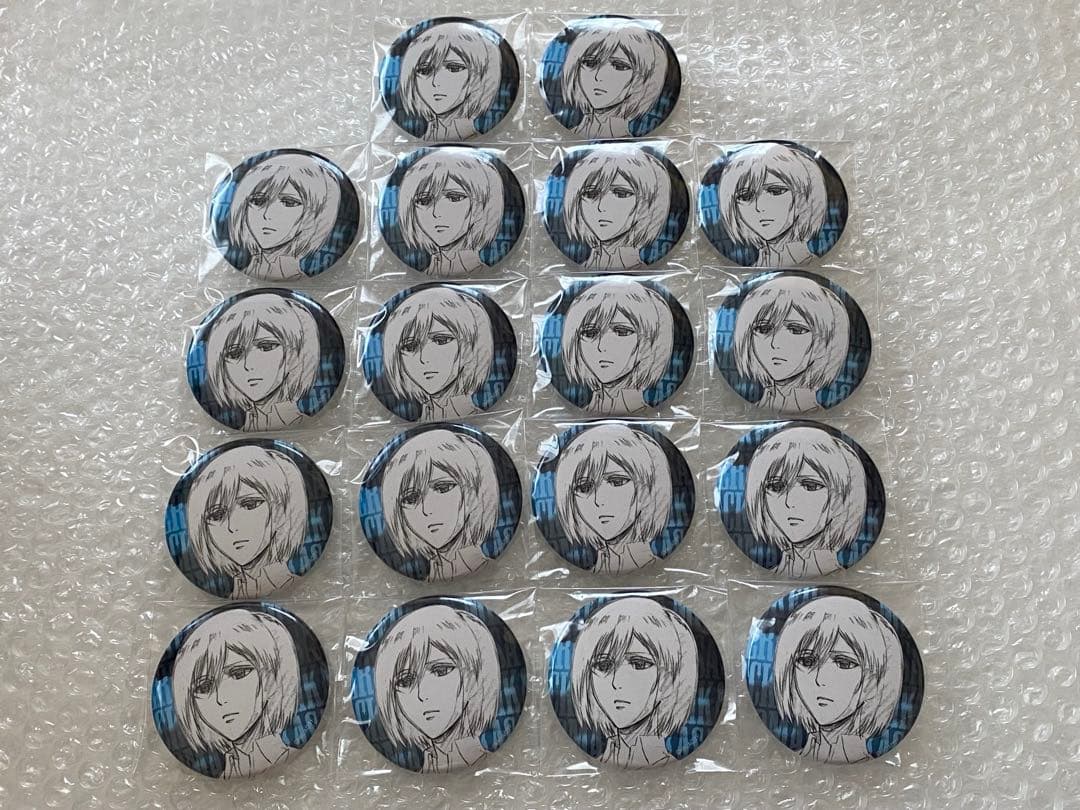 進撃の巨人　wit studio 缶バッジ　ミカサ　key