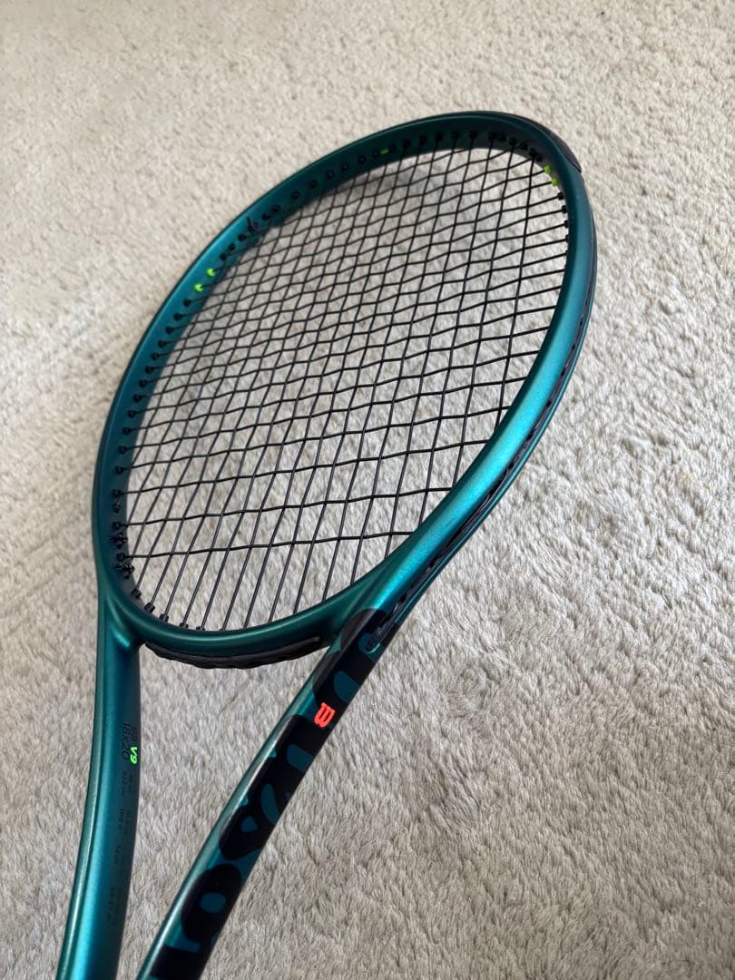 Wilson テニスラケット V9 98インチ 305g 18x20