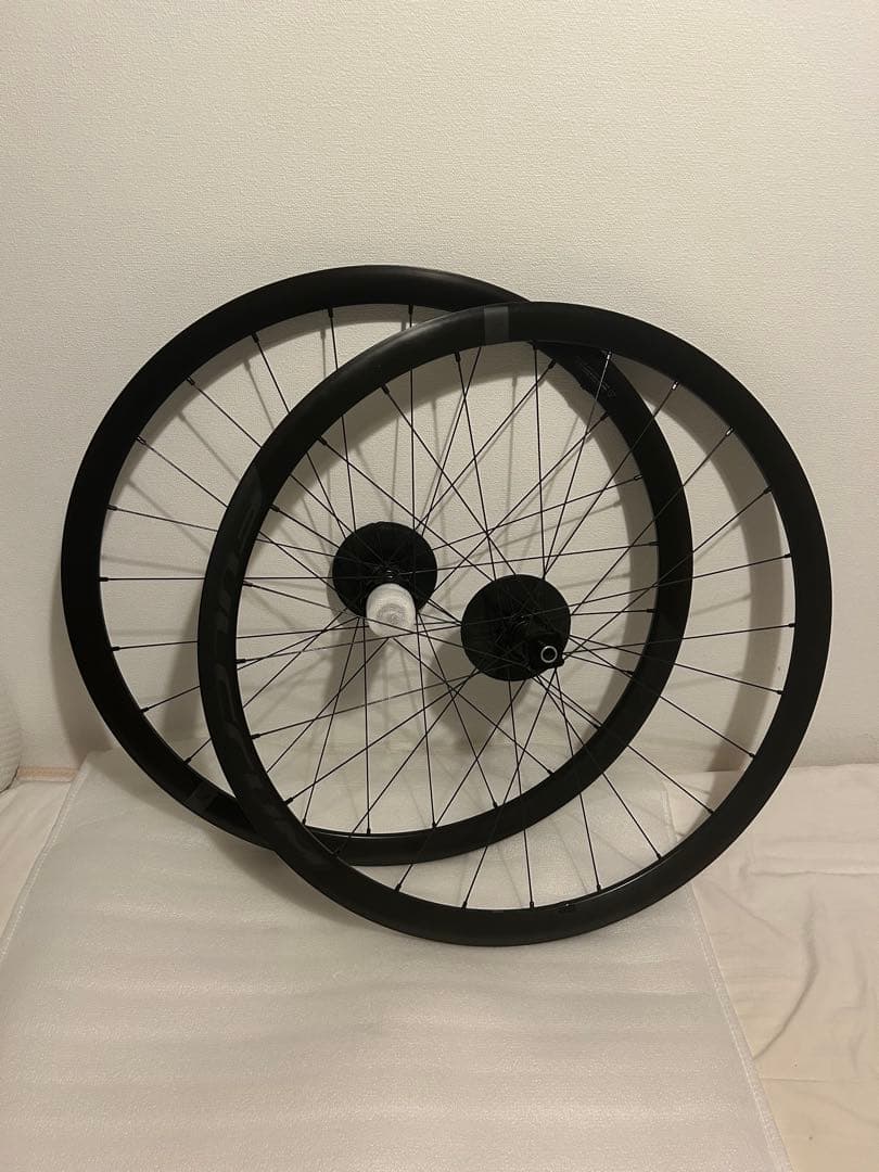 極美品　フルクラム　レーシング 400DB ブラック仕様　 シマノハブ