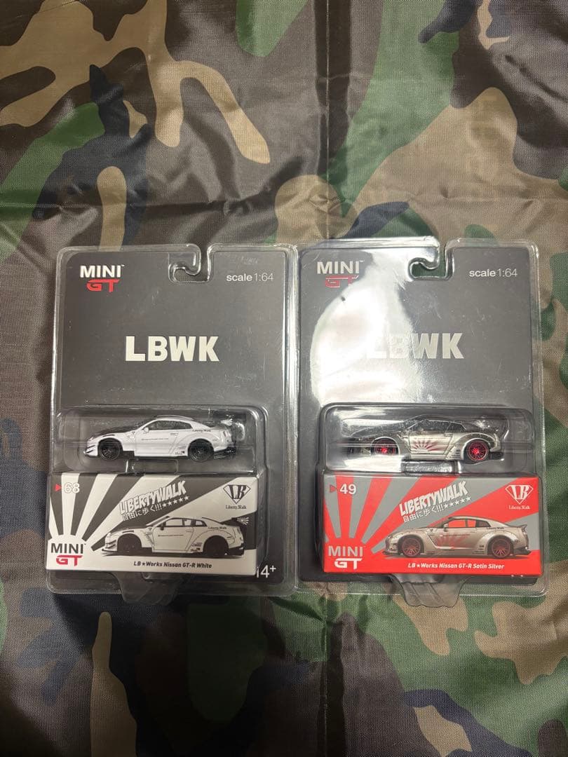 MiNiGT LBWORKS Nissan GT-R 2台セット
