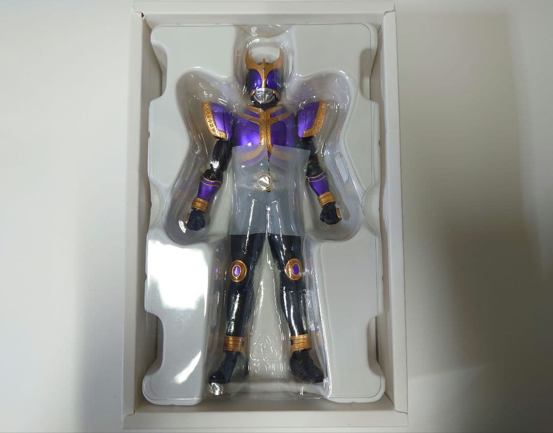 真骨彫　仮面ライダークウガ　ライジングタイタン