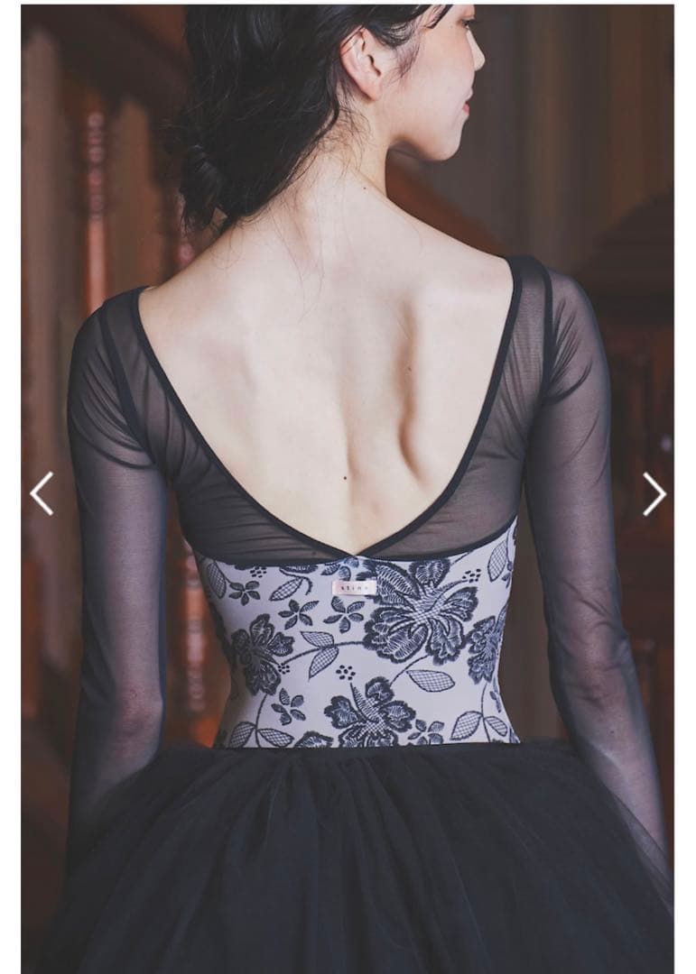 【新品】ポーチ付　stina Mサイズ　flower embroidery