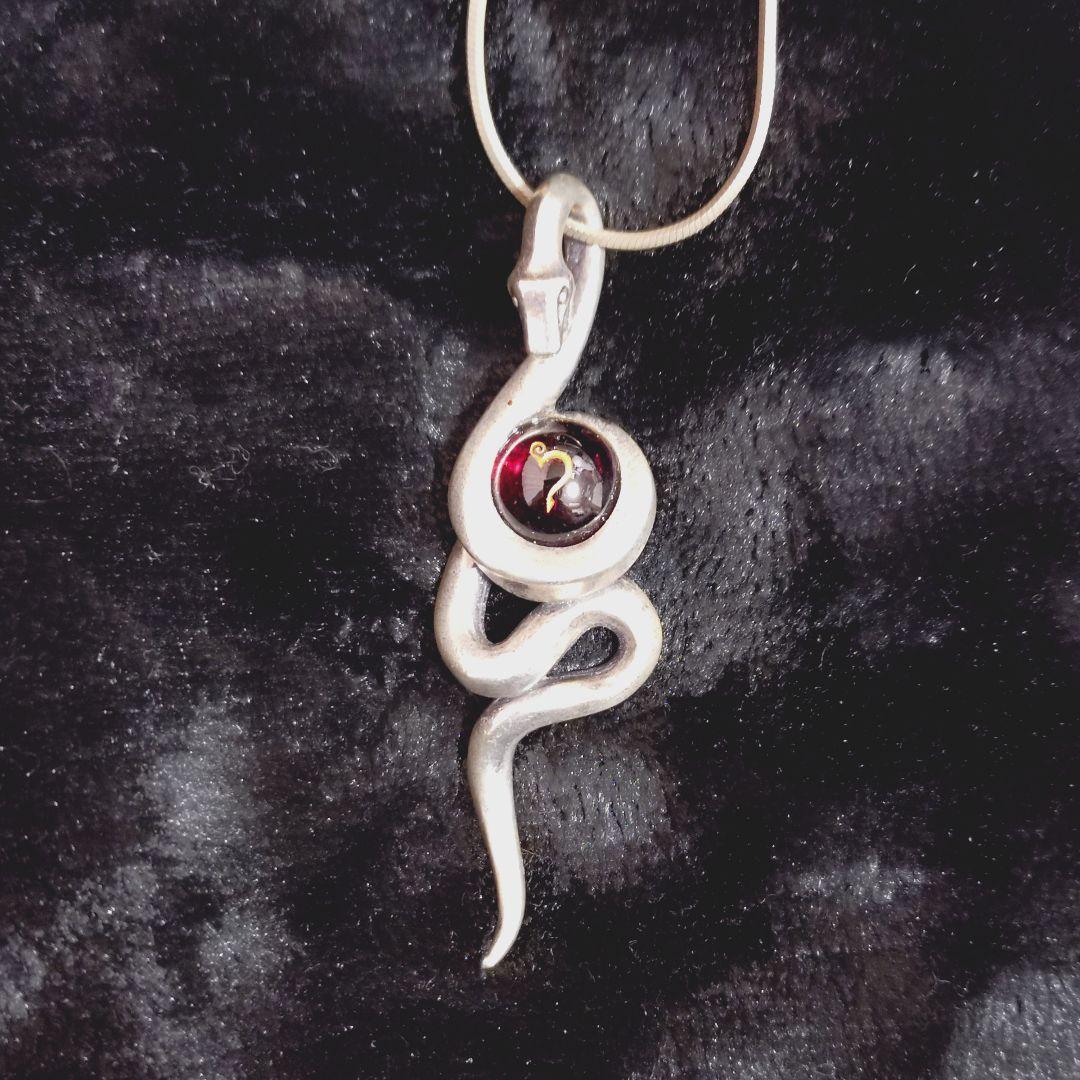 ミュージシャン Independent -Red Stone- Designed by HYDE