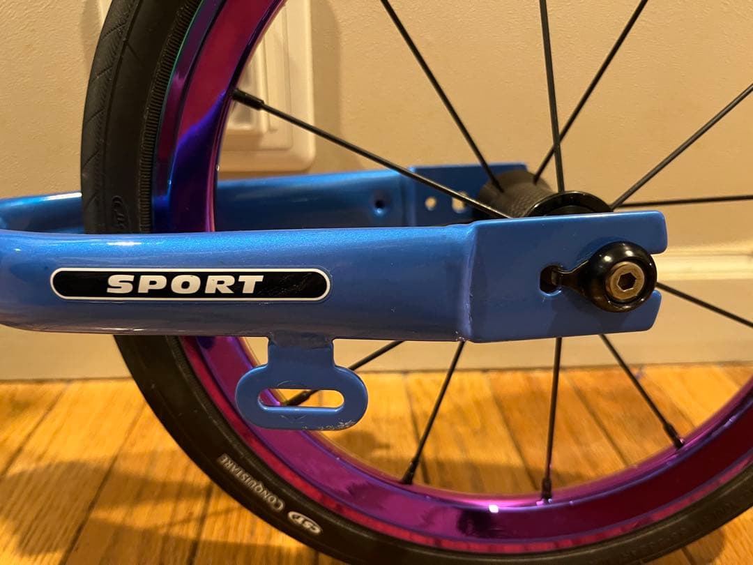 STRIDER 14x ブルー　ホイールは別売