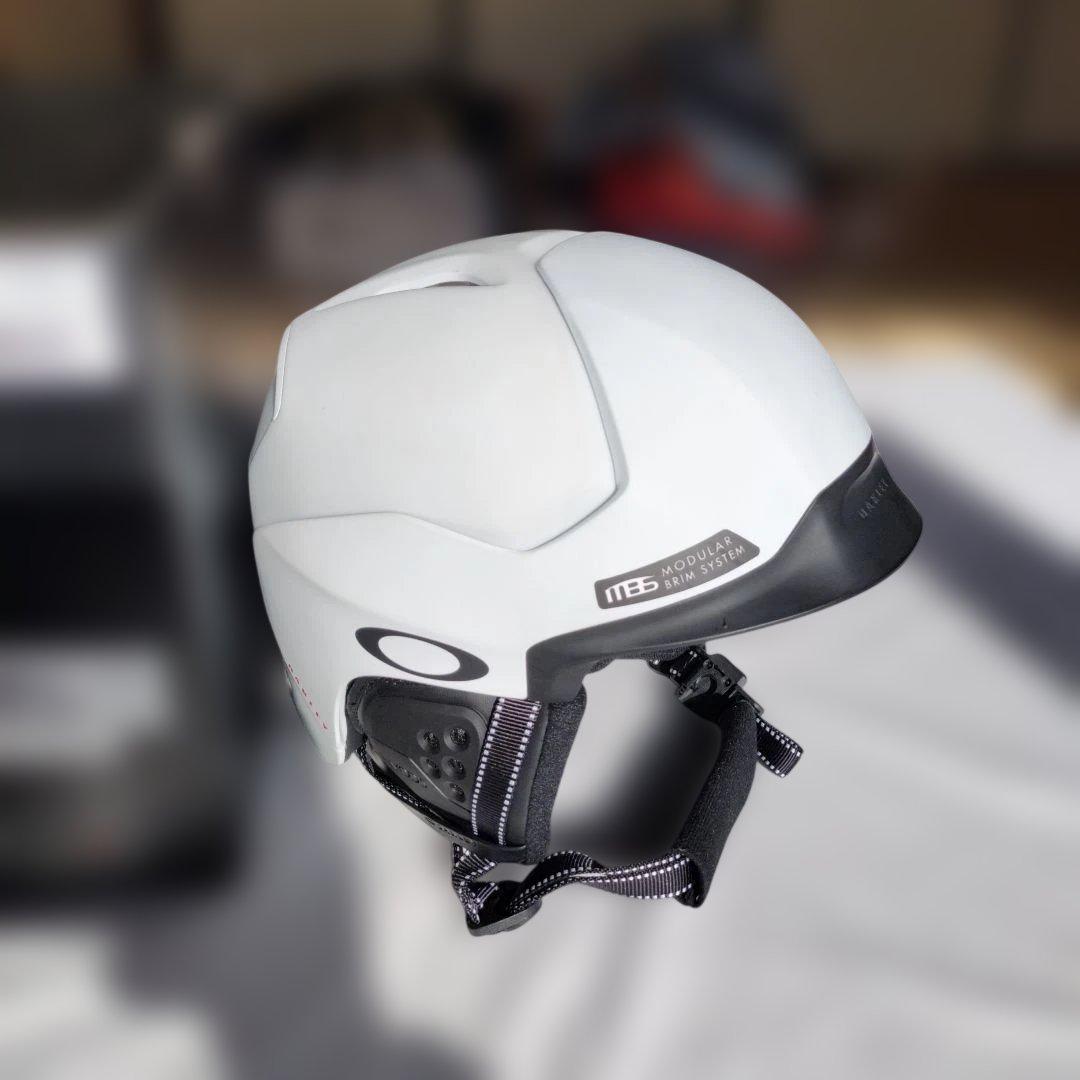 美品　Ｌサイズ　Oakley MOD 5 ヘルメット マットホワイト