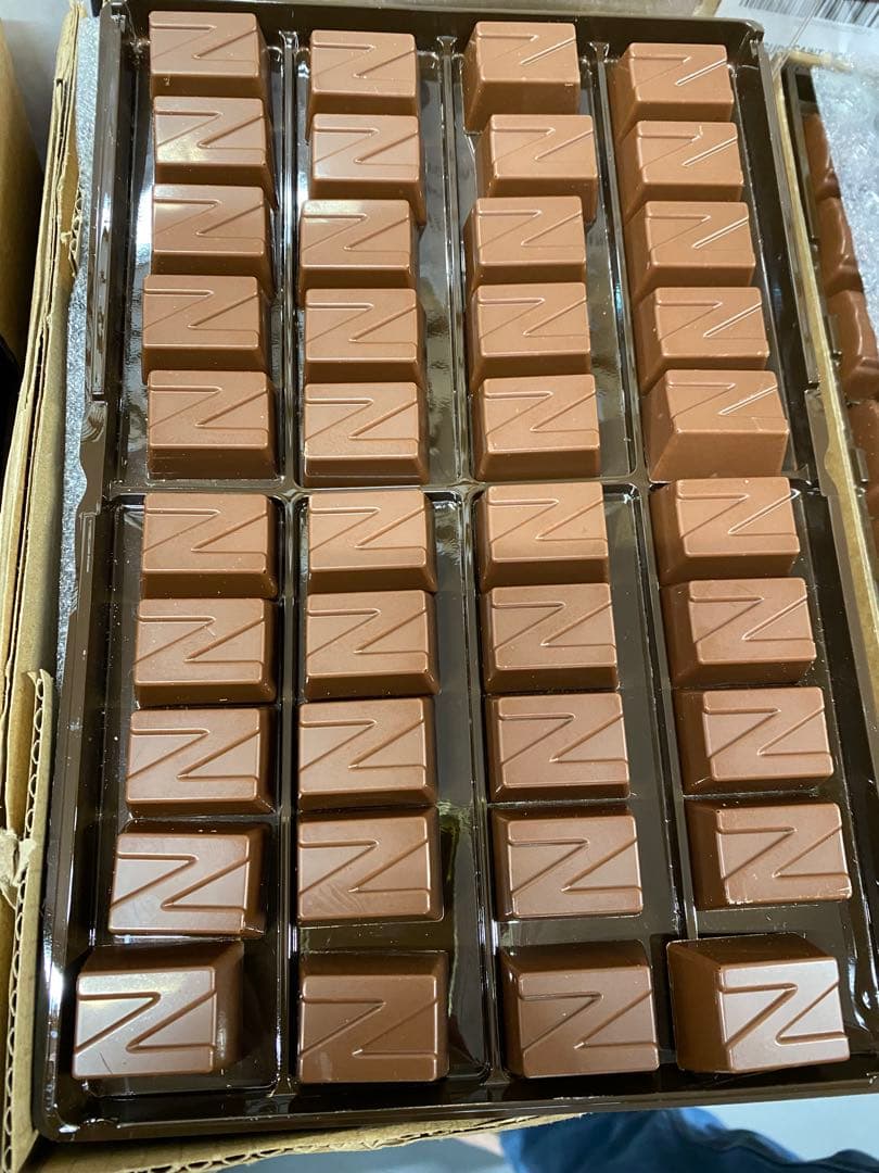 ベルギー王室御用達　ノイハウスNeuhaus ノイハウス•レ　128ピース