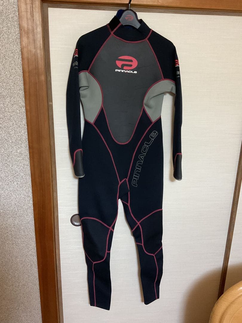 ⭐︎値下げしました⭐︎ ダイビングスーツ ピンナックル　レディース　ブラック＆ピンク