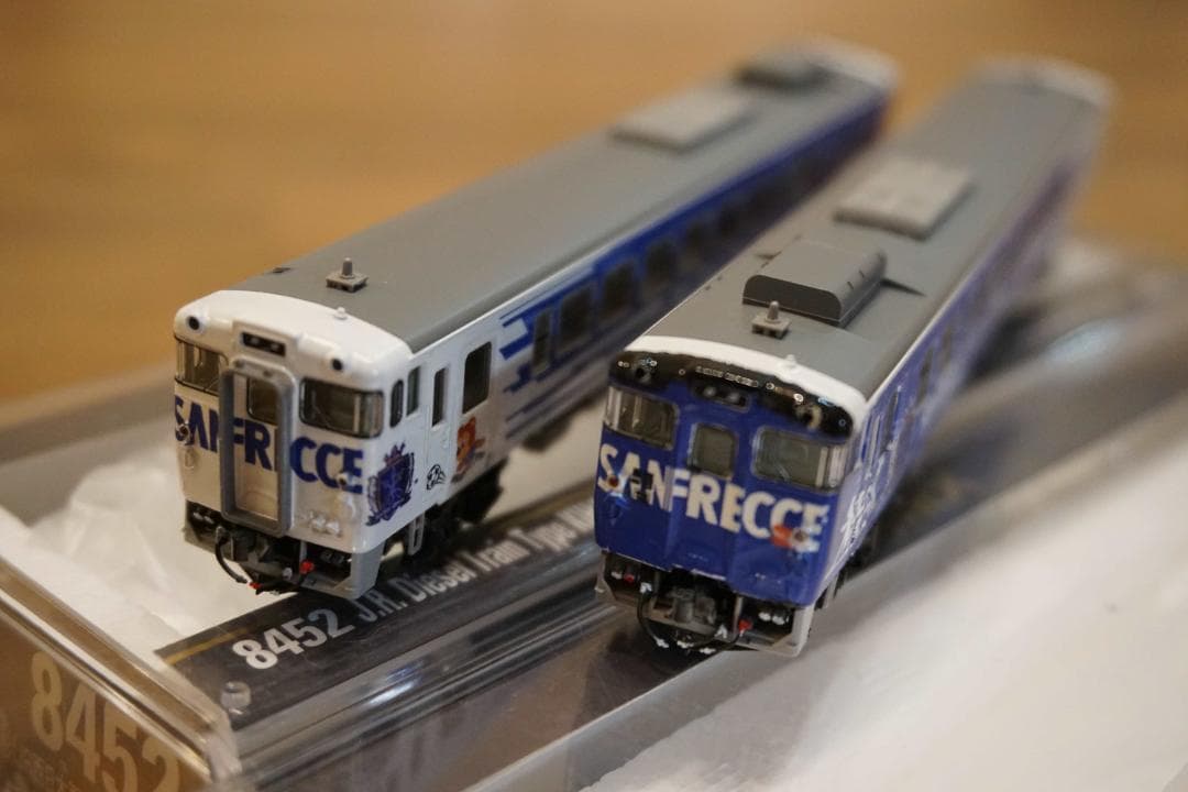 キハ40　サンフレッチェ応援ラッピング仕様　 白色室内灯組込 Ｍ+T車