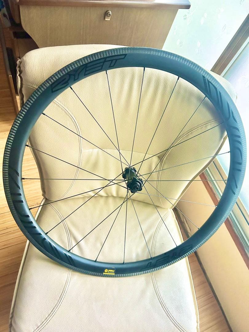 ◆鬼軽！カーボンホイールCarbon前輪◆640g！