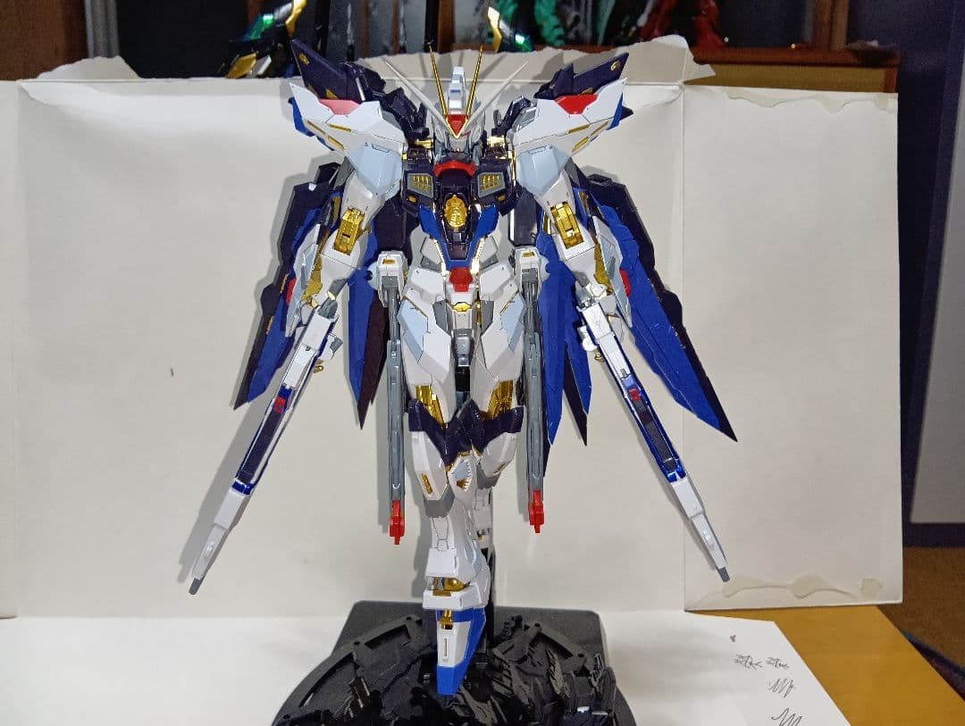 メタルビルド風中華製ストライクフリーダムプラモデル完成品ジャンク