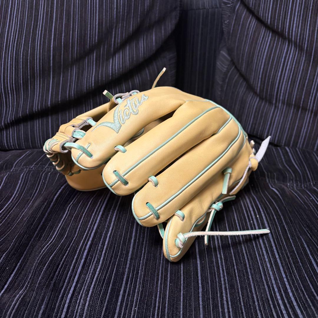 【激レア入手困難】Victus 硬式グローブ 内野手用硬式用
