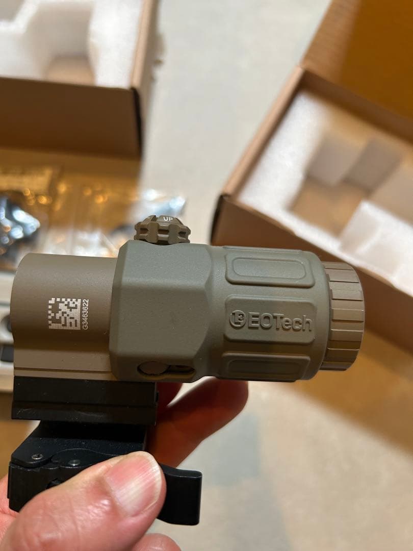 EVOLUTION GEAR製マグニファイア ドットサイトFDEカラー